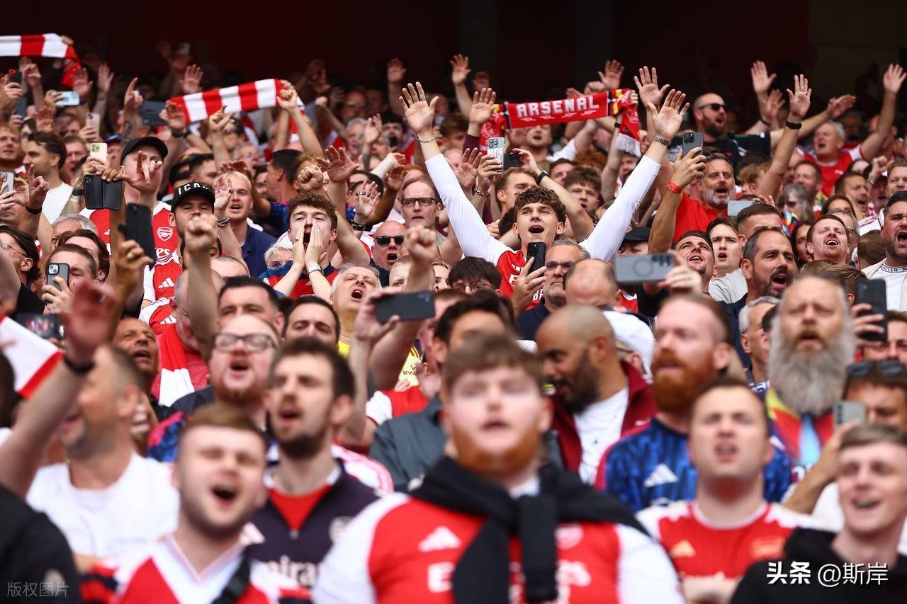 清晨英超焦点战;成都蓉城战术微调;引发热议;阵容厚度经受考验 清晨英超焦点战;成都蓉城战术微调;引发热议;阵容厚度经受考验