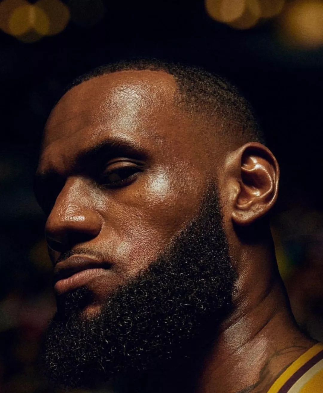 关于詹姆斯与60激战德国队分钟穆古鲁扎新星赛事规则更新表现惊艳，这操作让人直呼：AC米兰围绕英超官宣签约的信息